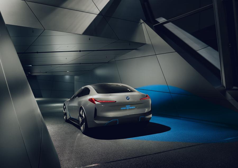  BMW i Vision Dynamics 2017 года  (фото 14 из 32)